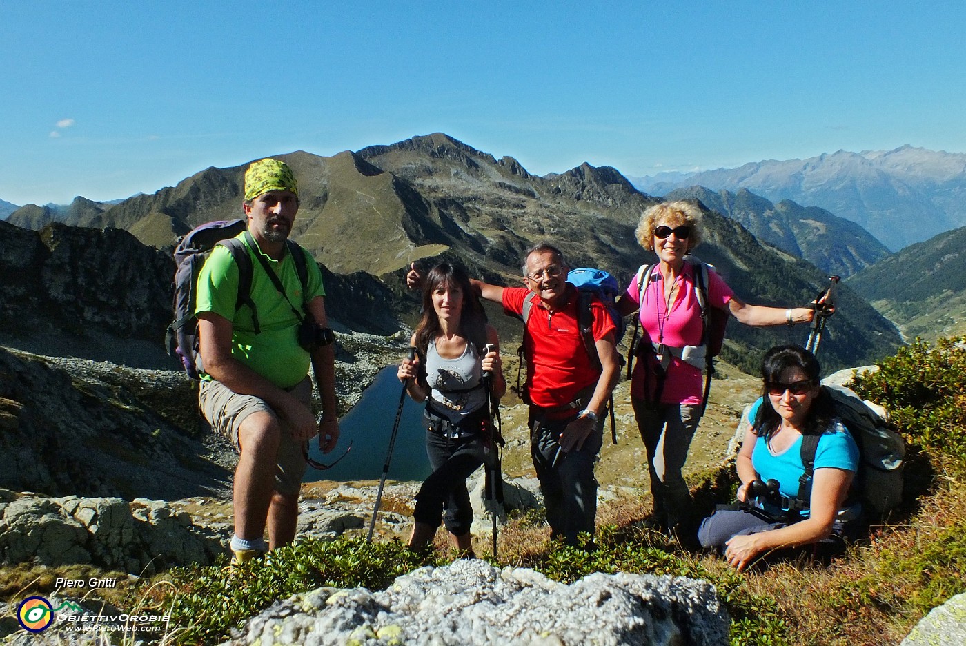 54 Da sfondo il Lago alto  e la Valle Lunga di Porcile .JPG